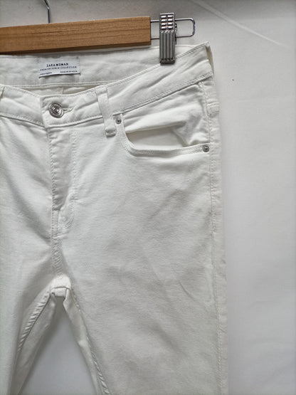 ZARA. Pantalón blanco básico T.36