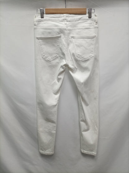 ZARA. Pantalón blanco básico T.36