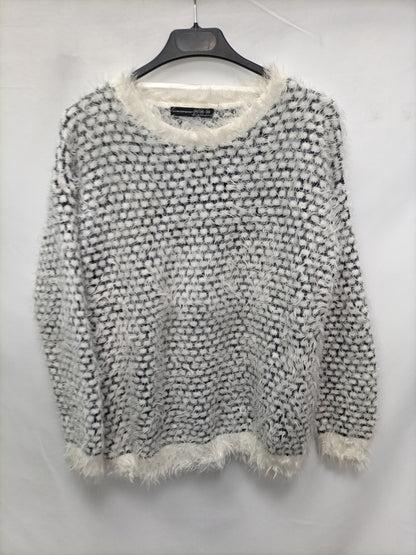market.PRIMARK. Checkered fuzzy sweater size 38