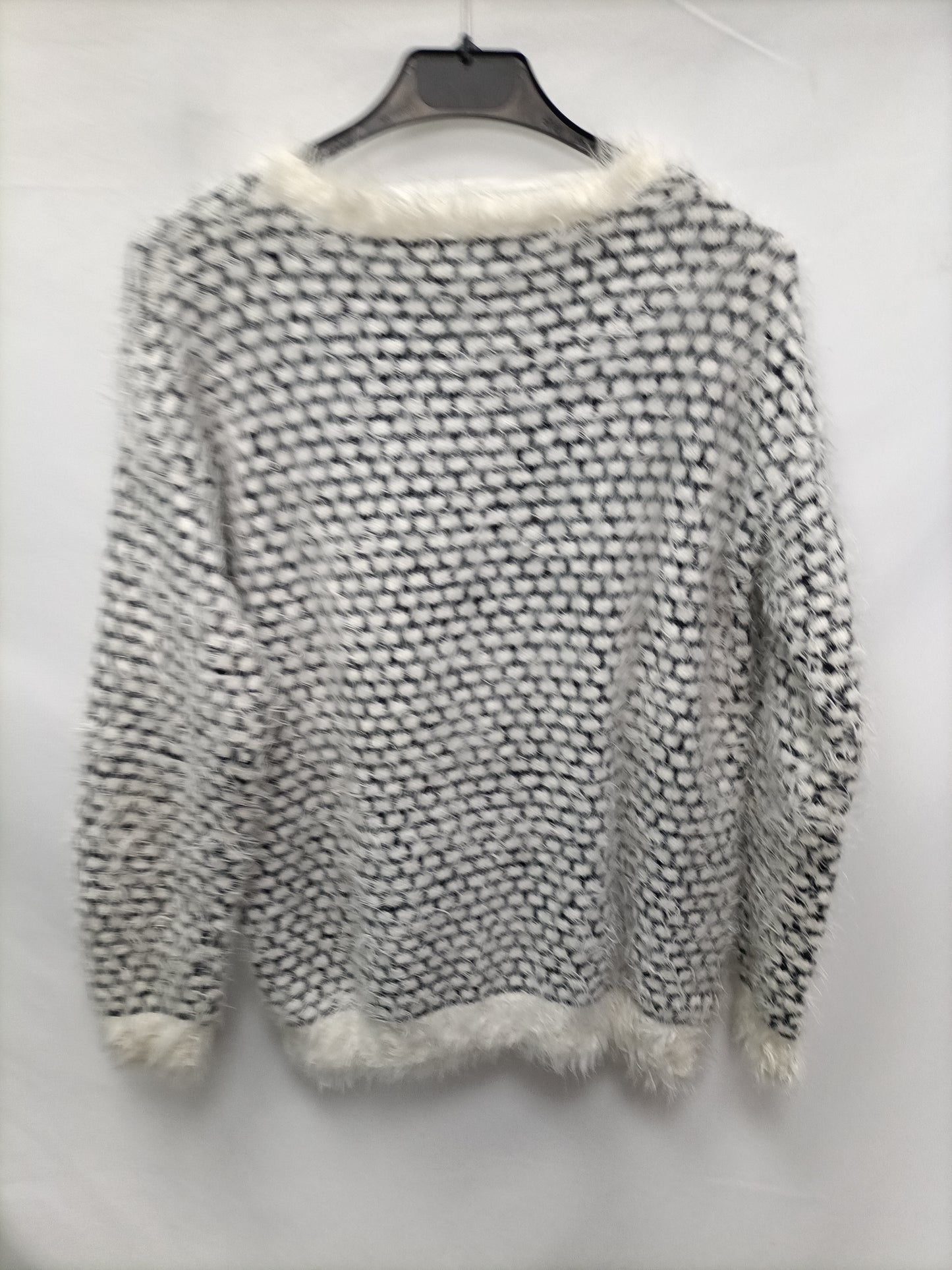 market.PRIMARK. Checkered fuzzy sweater size 38