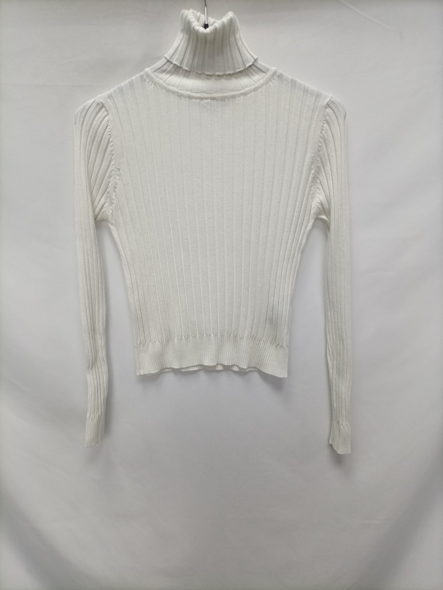 ZARA. Top canalé perlas  T.s