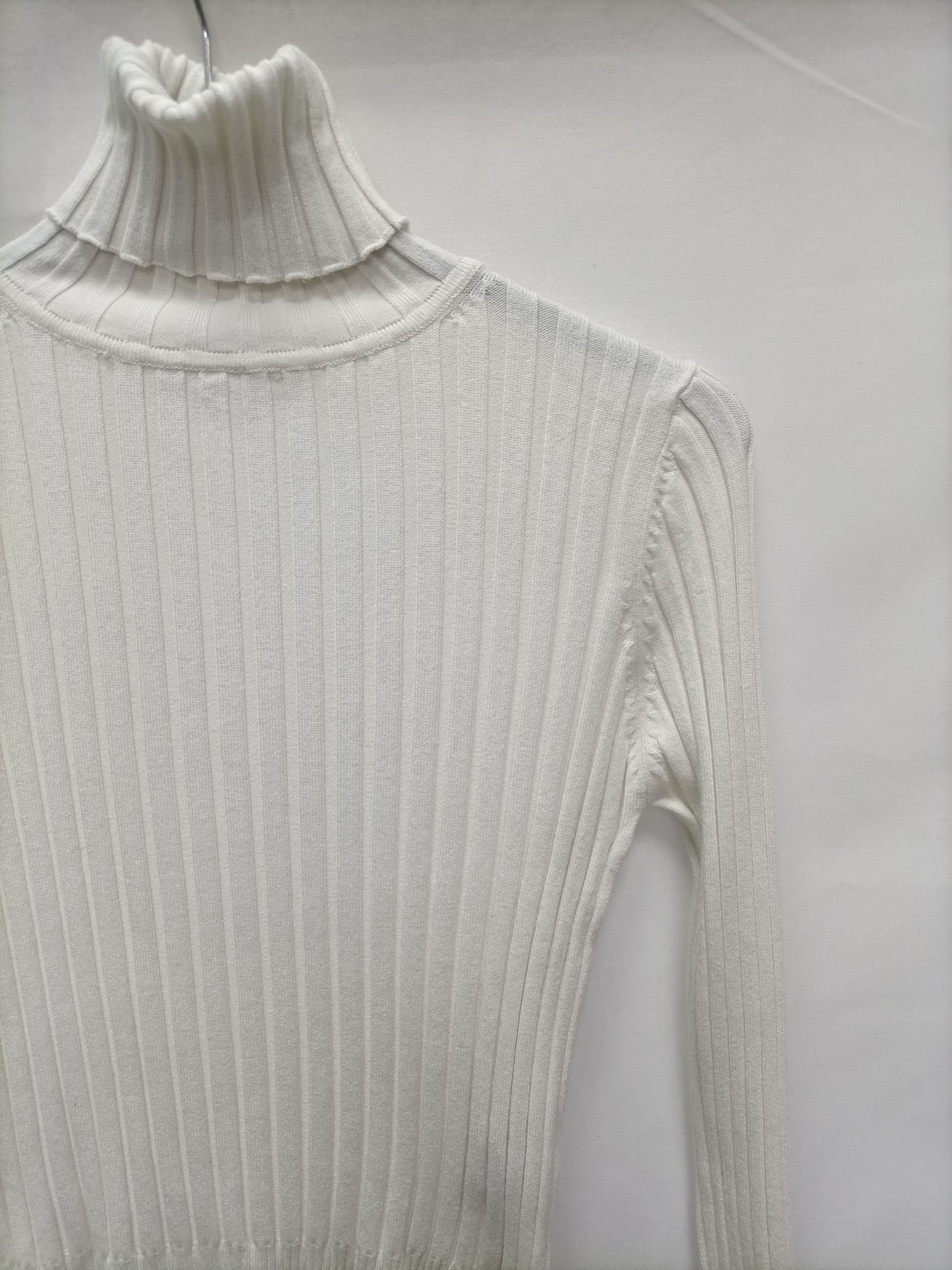 ZARA. Top canalé perlas  T.s