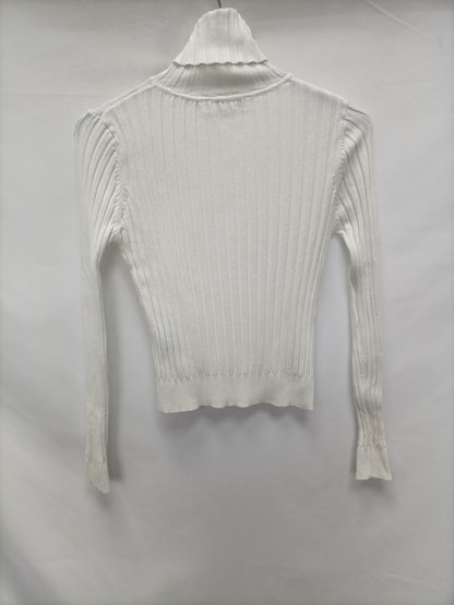 ZARA. Top canalé perlas  T.s