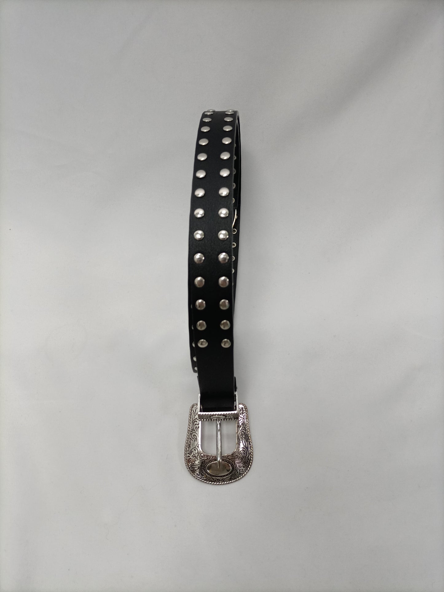 OTRAS. Cinturón tachuelas T.u