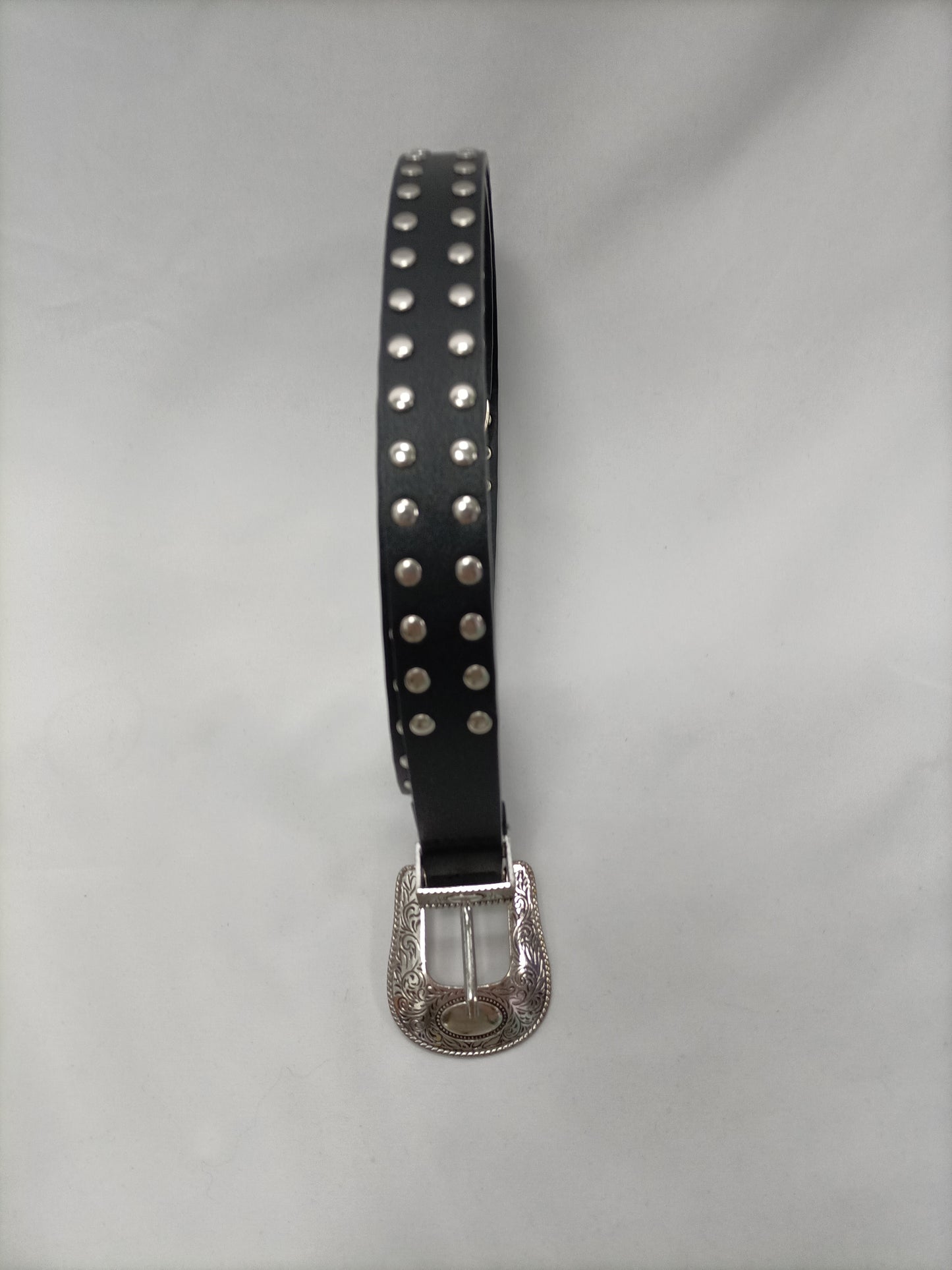 OTRAS. Cinturón tachuelas T.u