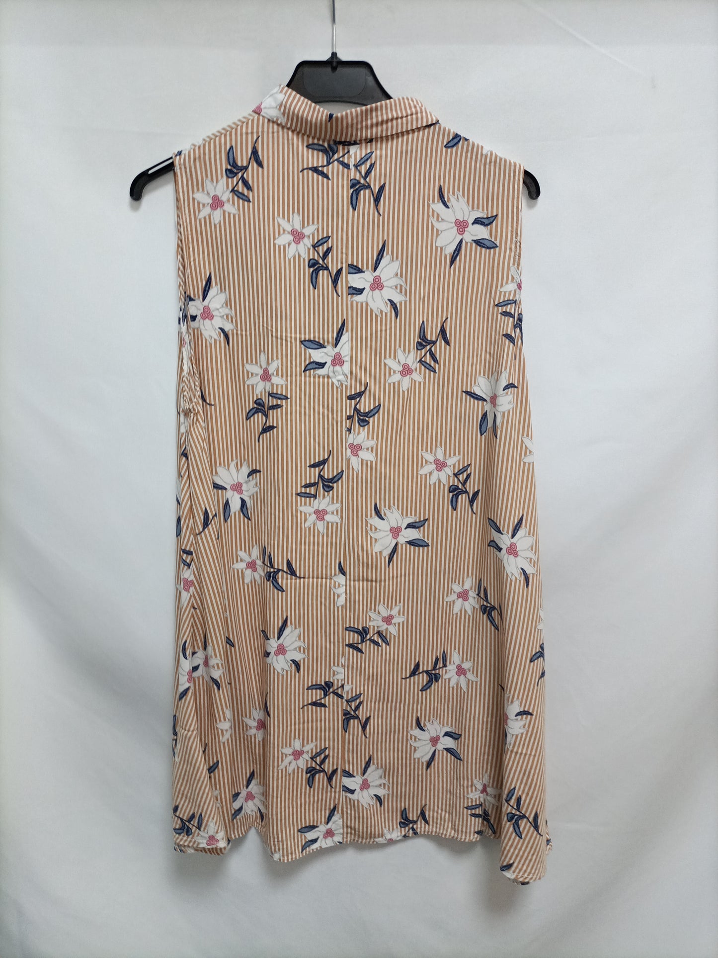 BEAUTY COLLECTION. Blusa flores y rayas T.l