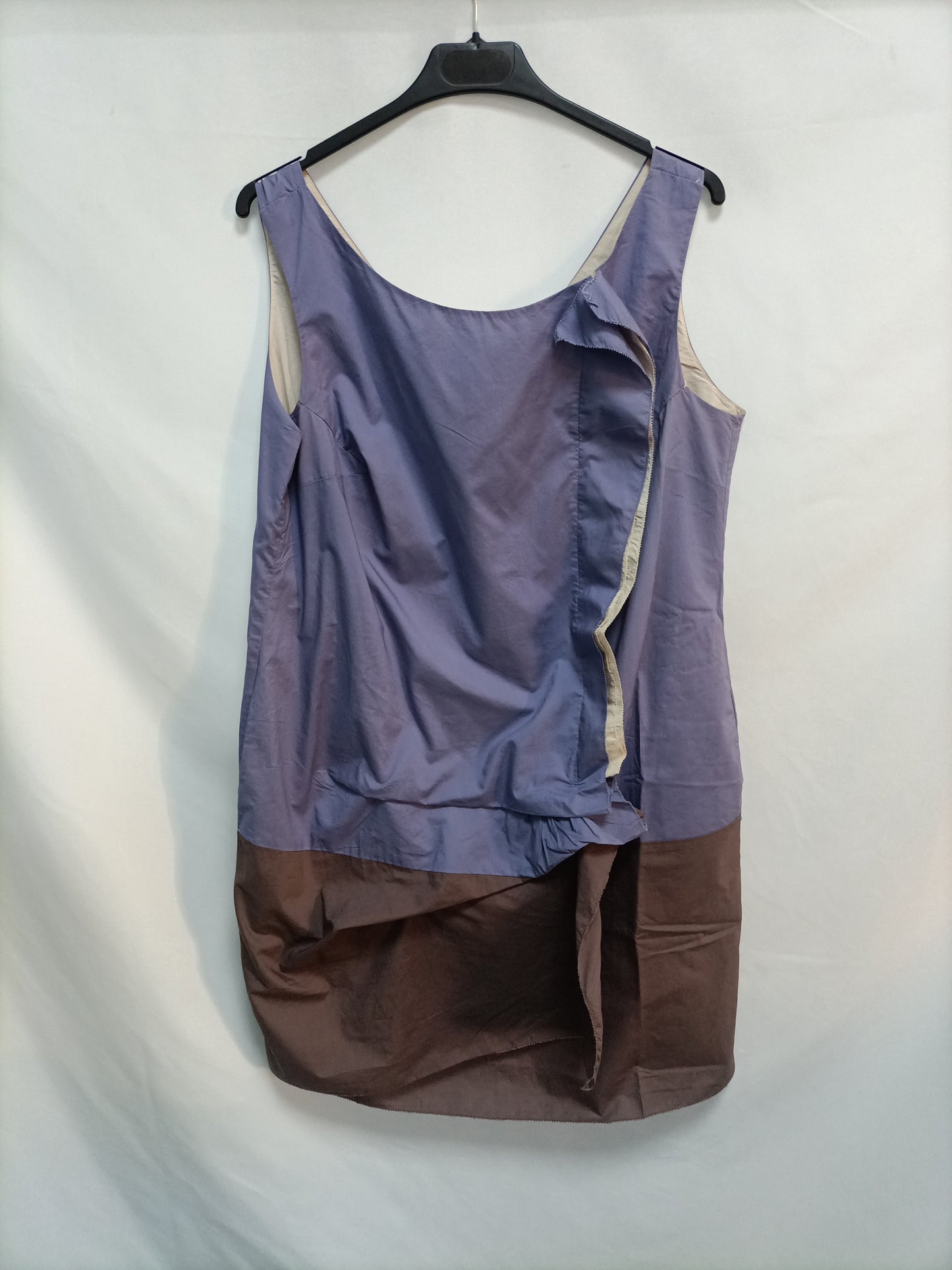 INTROPIA. Two-tone short dress, size 44