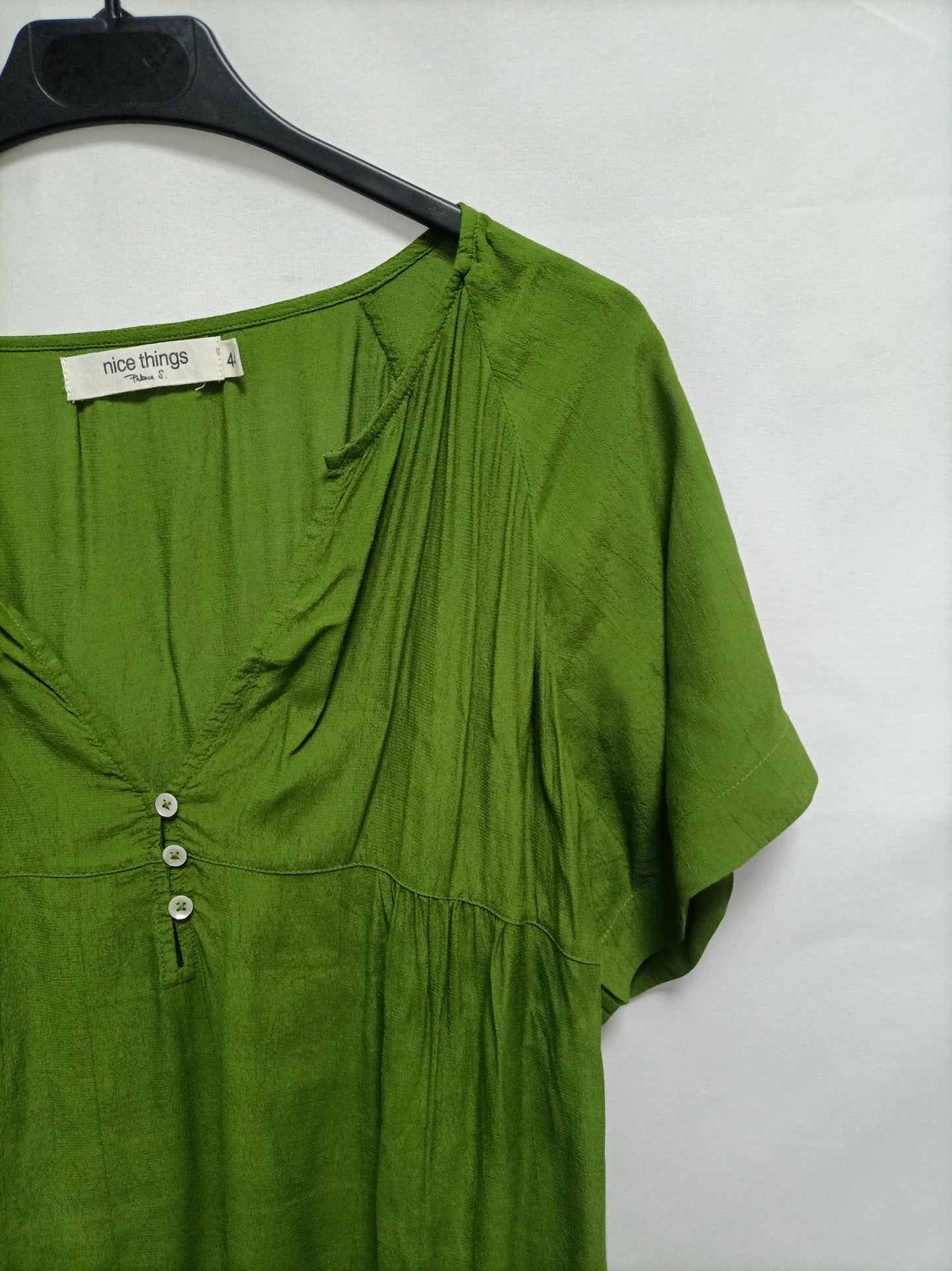 NICE THINGS. Blusa fluida verde T.44