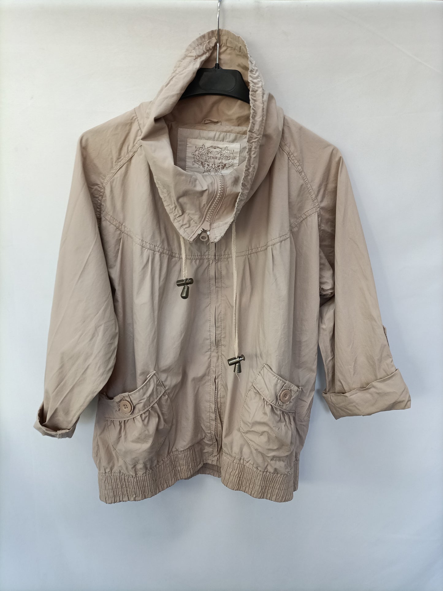 PRIMARK. Parka beige ligera T.38