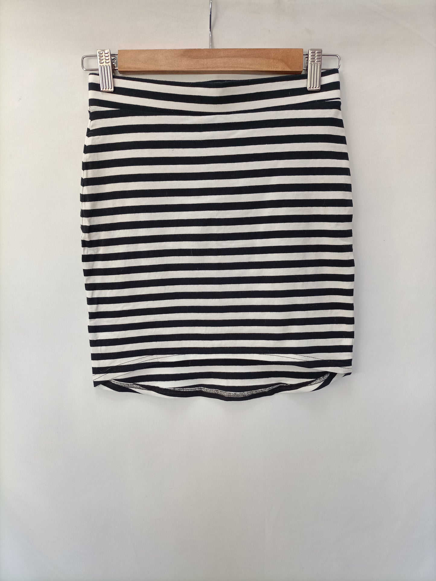 H&M. Falda de rayas T.xs