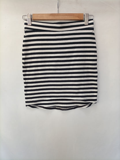 H&M. Falda de rayas T.xs