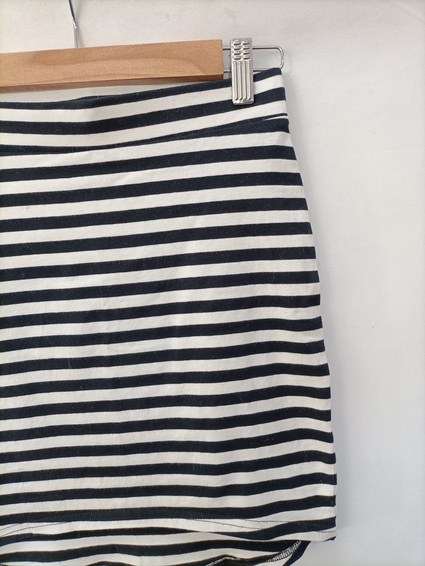 H&M. Falda de rayas T.xs