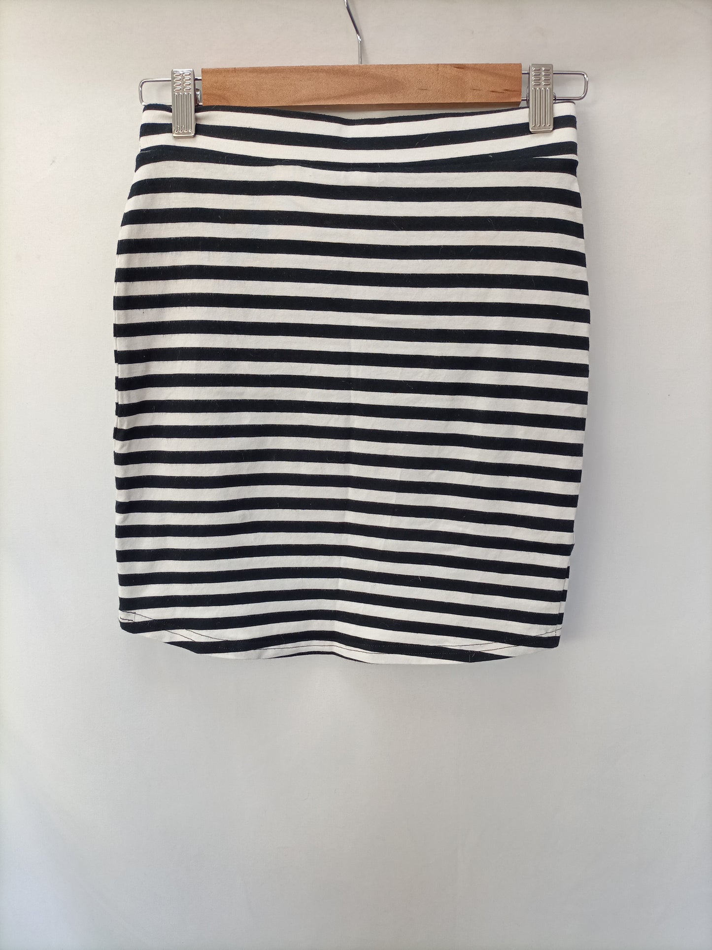H&M. Falda de rayas T.xs