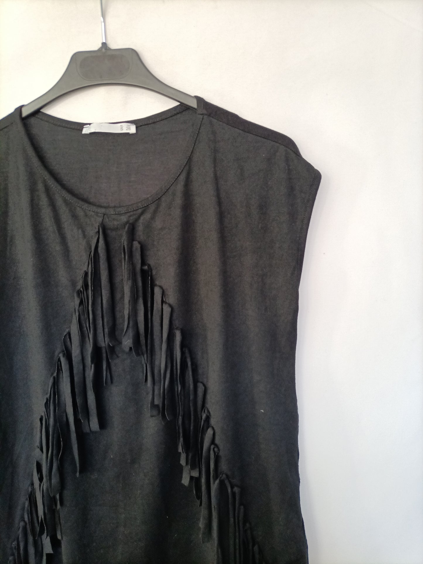 LEFTIES. Camiseta negra flecos T.s