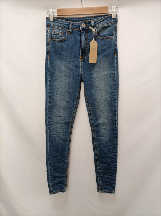 A PIE DE CALLE .Pantalones denin ajustado T.m