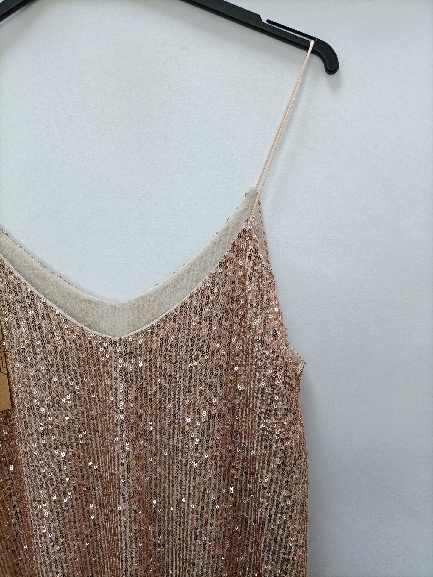 A PIE DE CALLE . Vestido corto lentejuelas beige T.u (m)