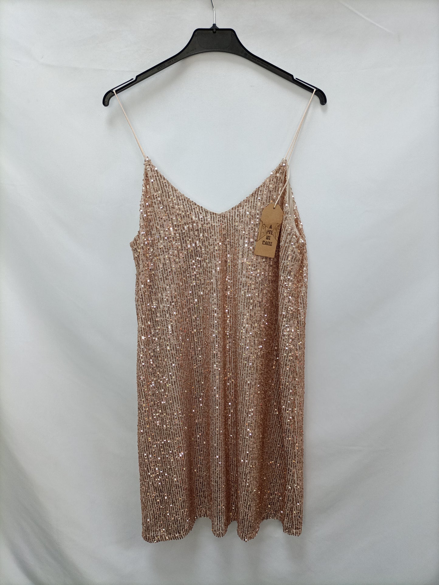 A PIE DE CALLE . Vestido corto lentejuelas beige T.u (m)