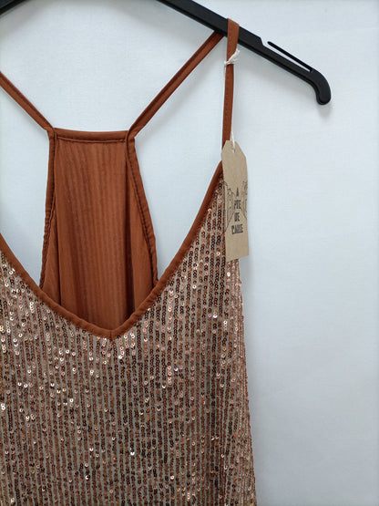 A PIE DE CALLE . Vestido teja lentejuelas T.u (m)