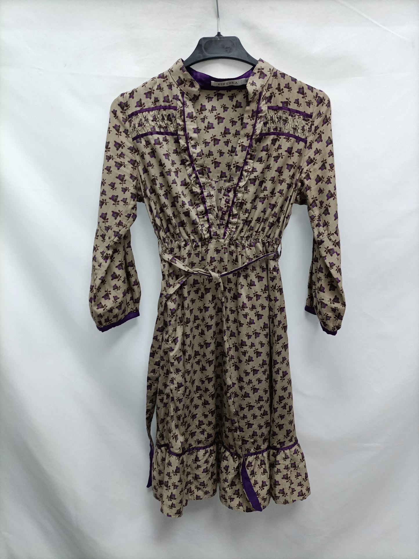 BERSHKA. Vestido corto flores T.m