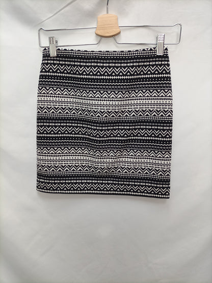 FOREVER21. Falda corta étnica  T.s