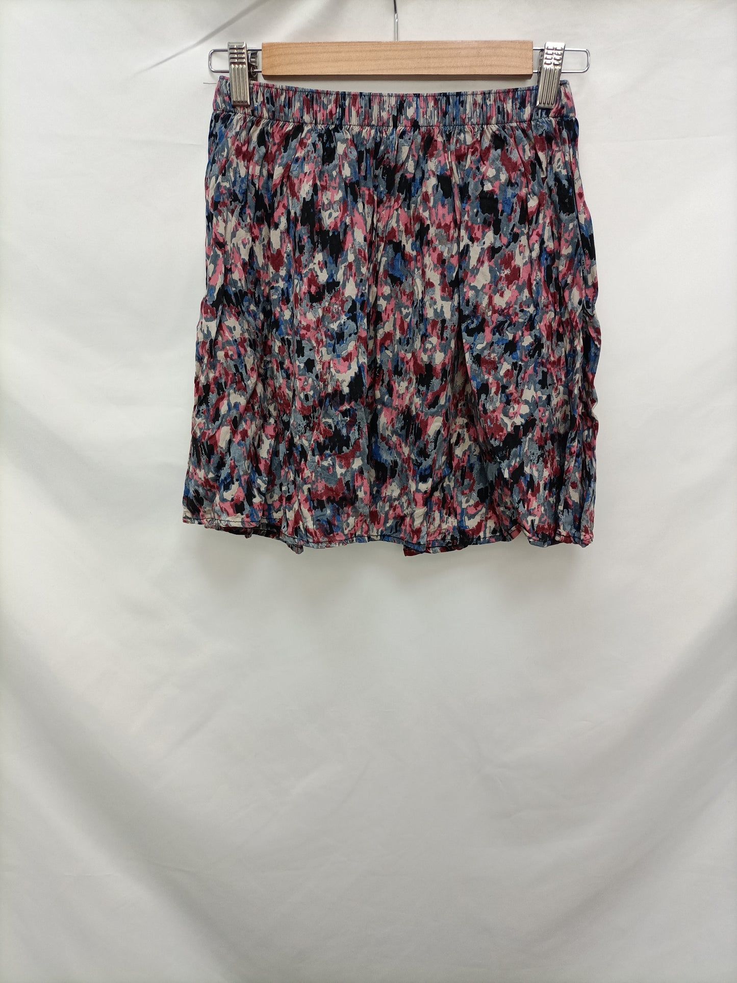 ABERCROMBIE. Tie-dye Ts short skirt