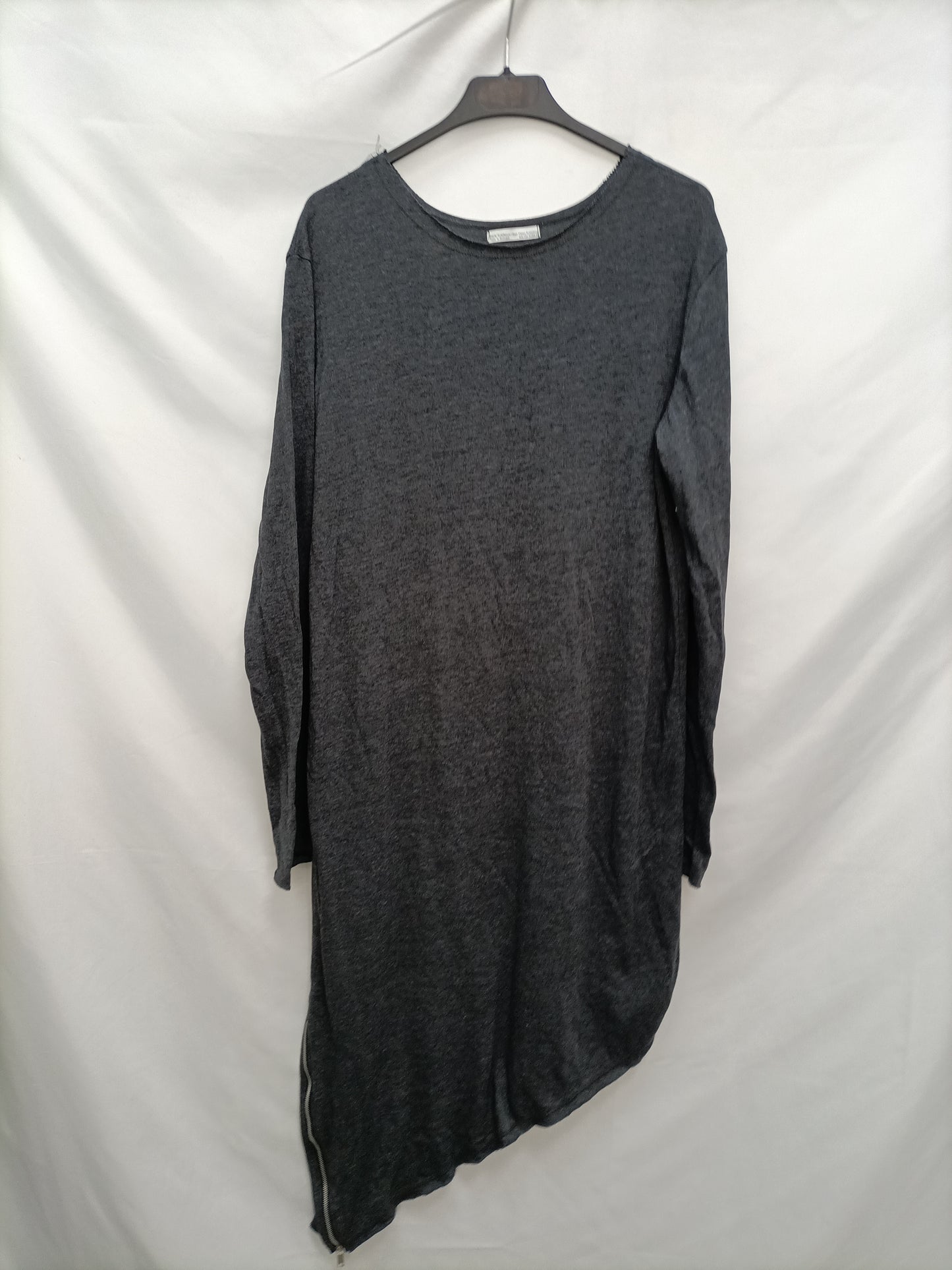 ZARA. Asymmetrical gray dress Tm