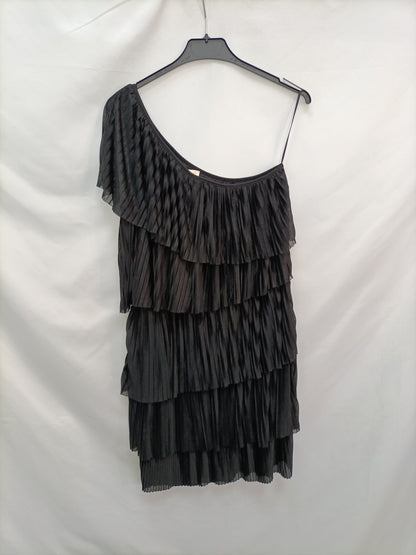 PULL&BEAR. Vestido negro plisado T.m