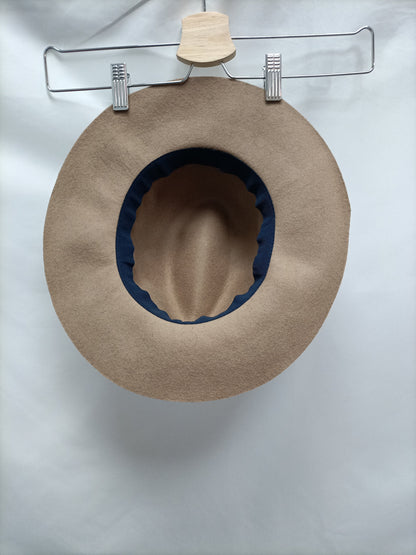 OTRAS. Sombrero paño beige Tu