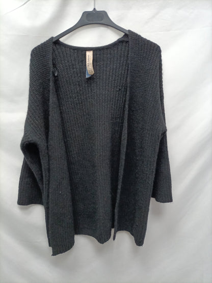 PULL&amp;BEAR. Black Ts knit cardigan