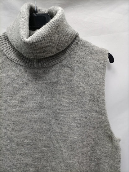 PRIMARK. Jersey sin mangas gris T.s