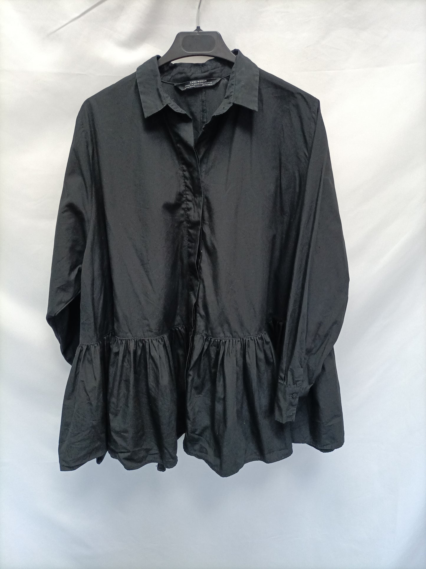 ZARA. Black ts flounced shirt