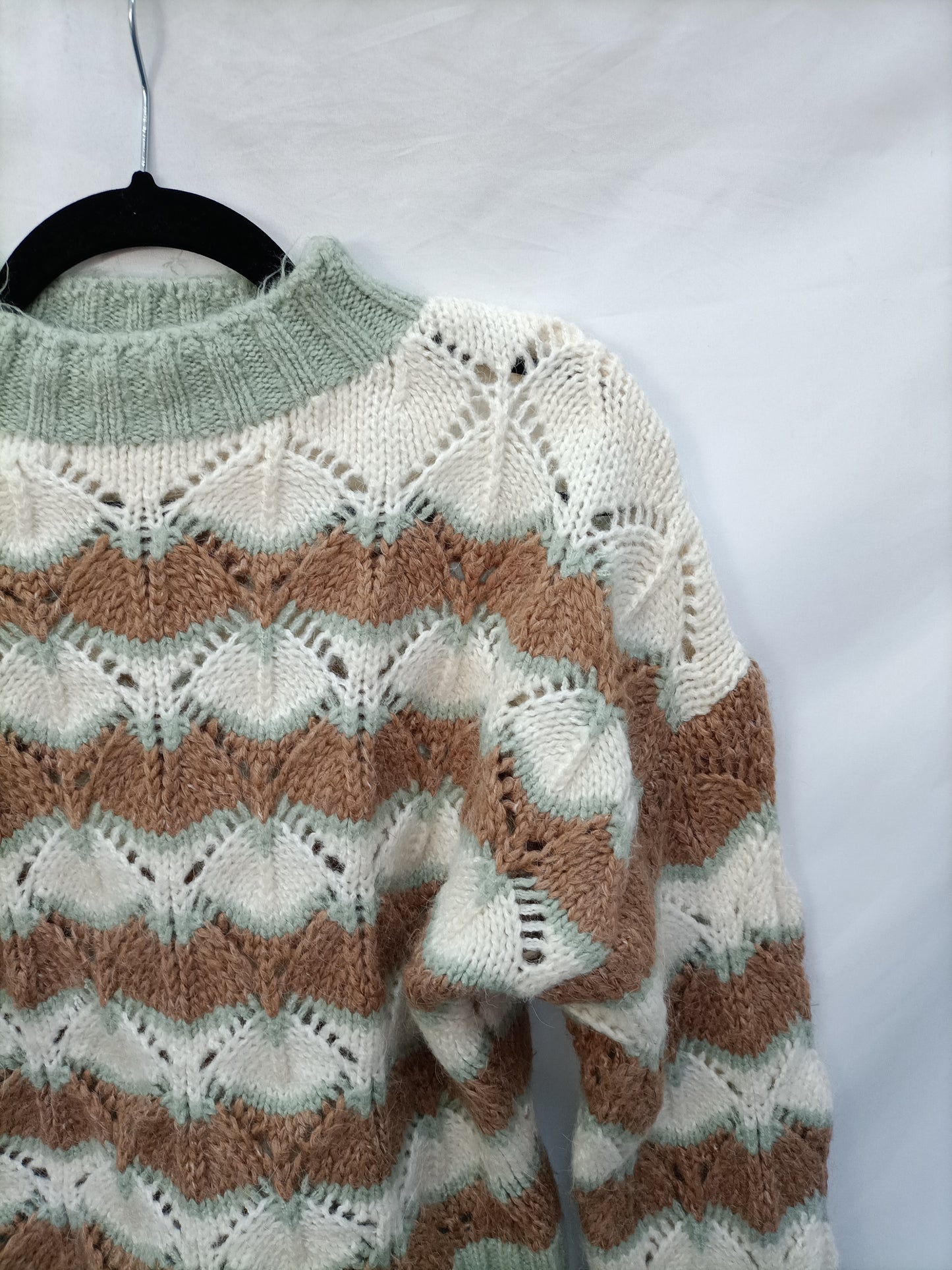 ZARA. Die-cut knit sweater Tm