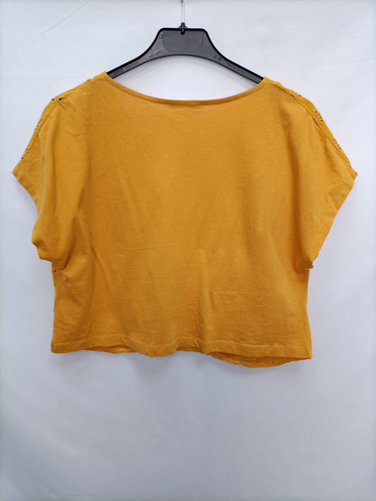 ZARA. Short die-cut T-shirt Tm