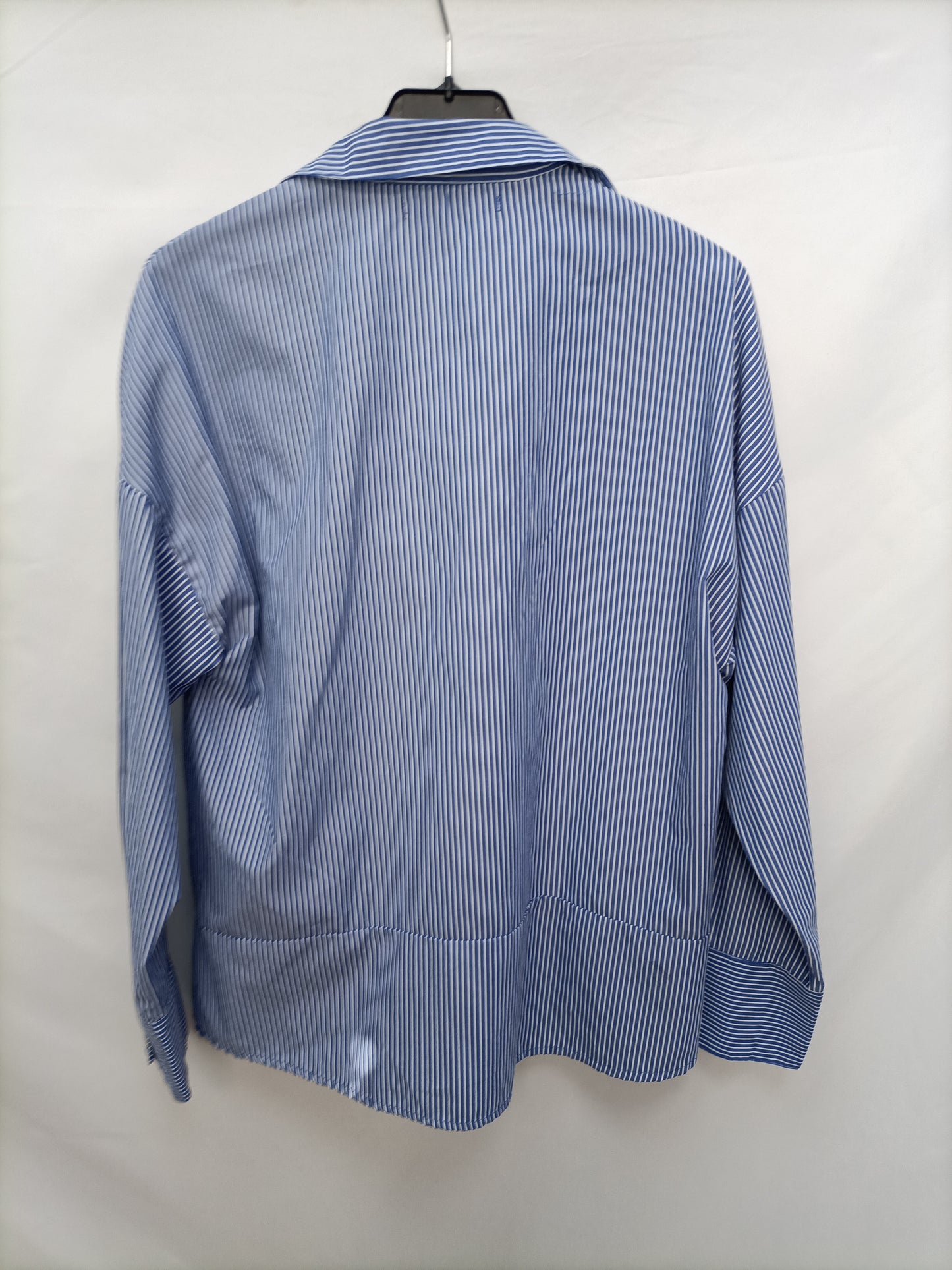 BERSHKA. Blusa rayas bordada T.m