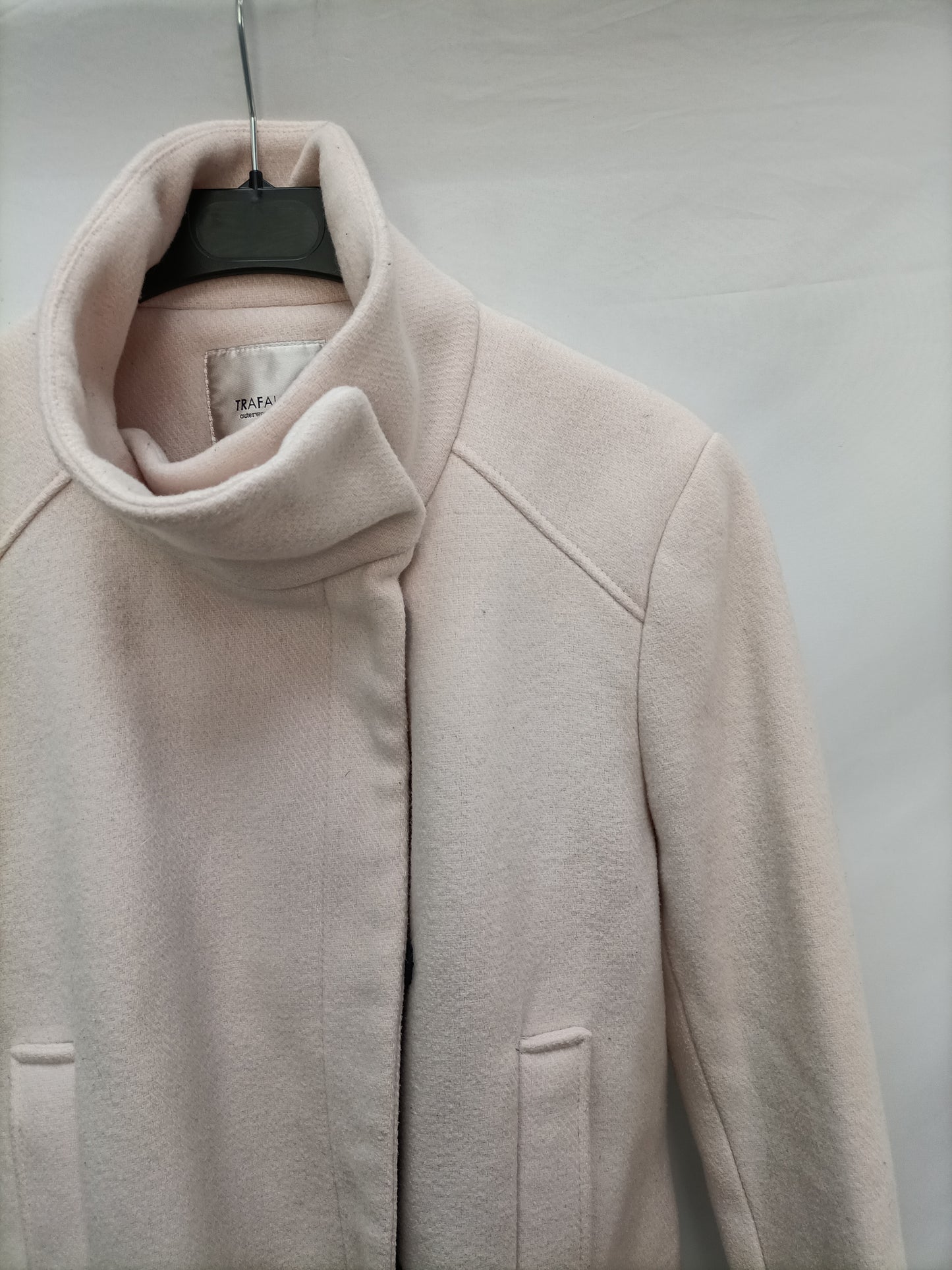 ZARA.  Abrigo de paño rosa T.m