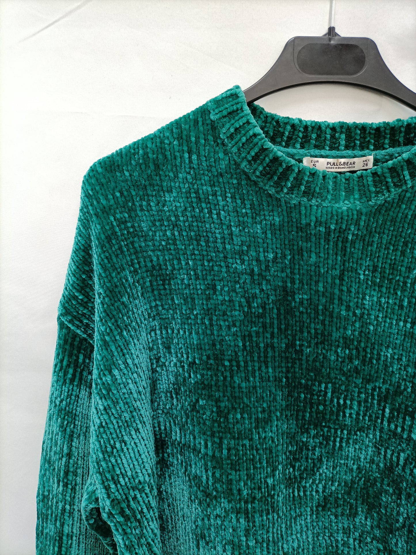 PULL&BEAR.  Jersey verde terciopelo T.s