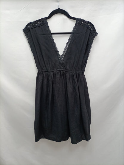 ZARA. Vestido negro crocheT.m