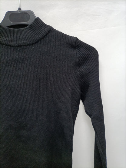 PULL&amp;BEAR. Black ribbed top Ts
