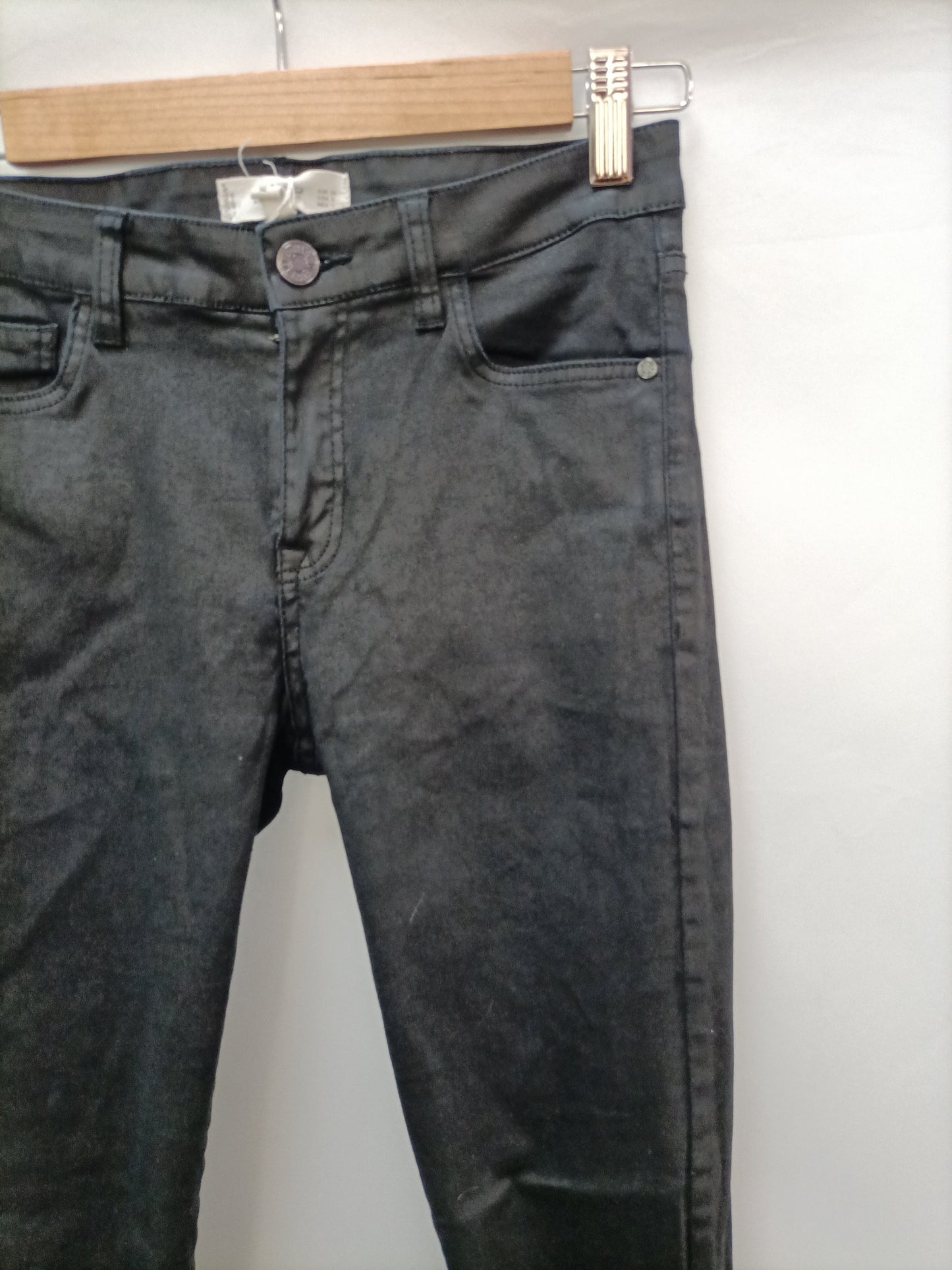 MANGO. Pantalón negro cremalleras T.34