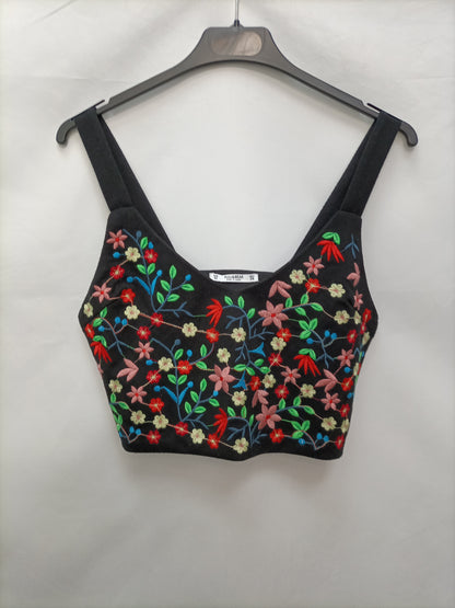 PULL&amp;BEAR. Black embroidered crop top Tm