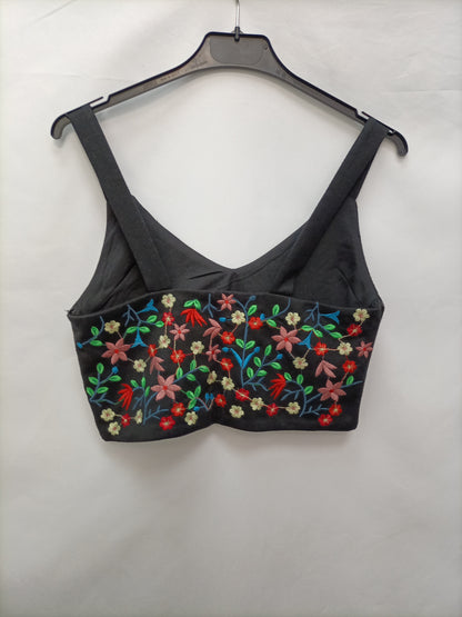 PULL&amp;BEAR. Black embroidered crop top Tm