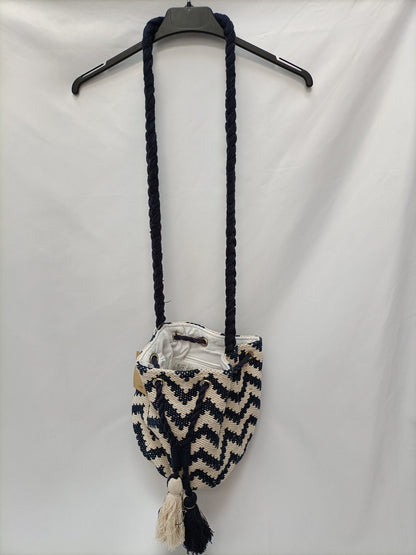 UNIT. Blue and beige bag