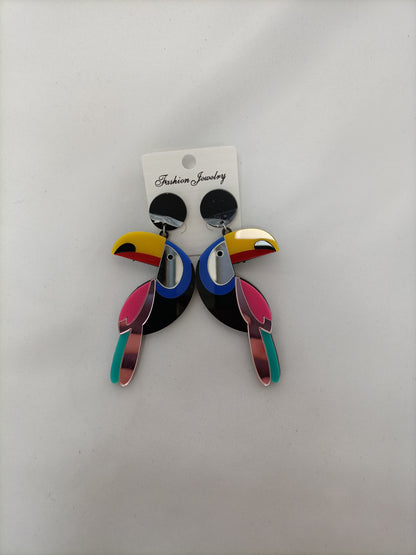 OTRAS. Pendientes tucán