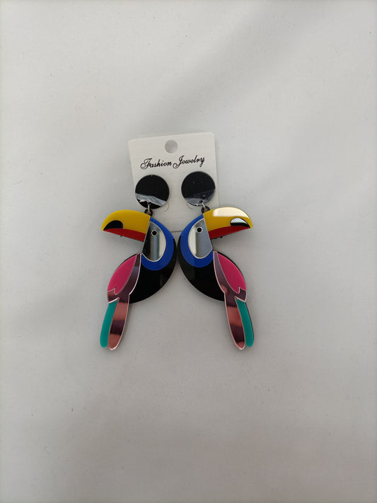 OTRAS. Pendientes tucán