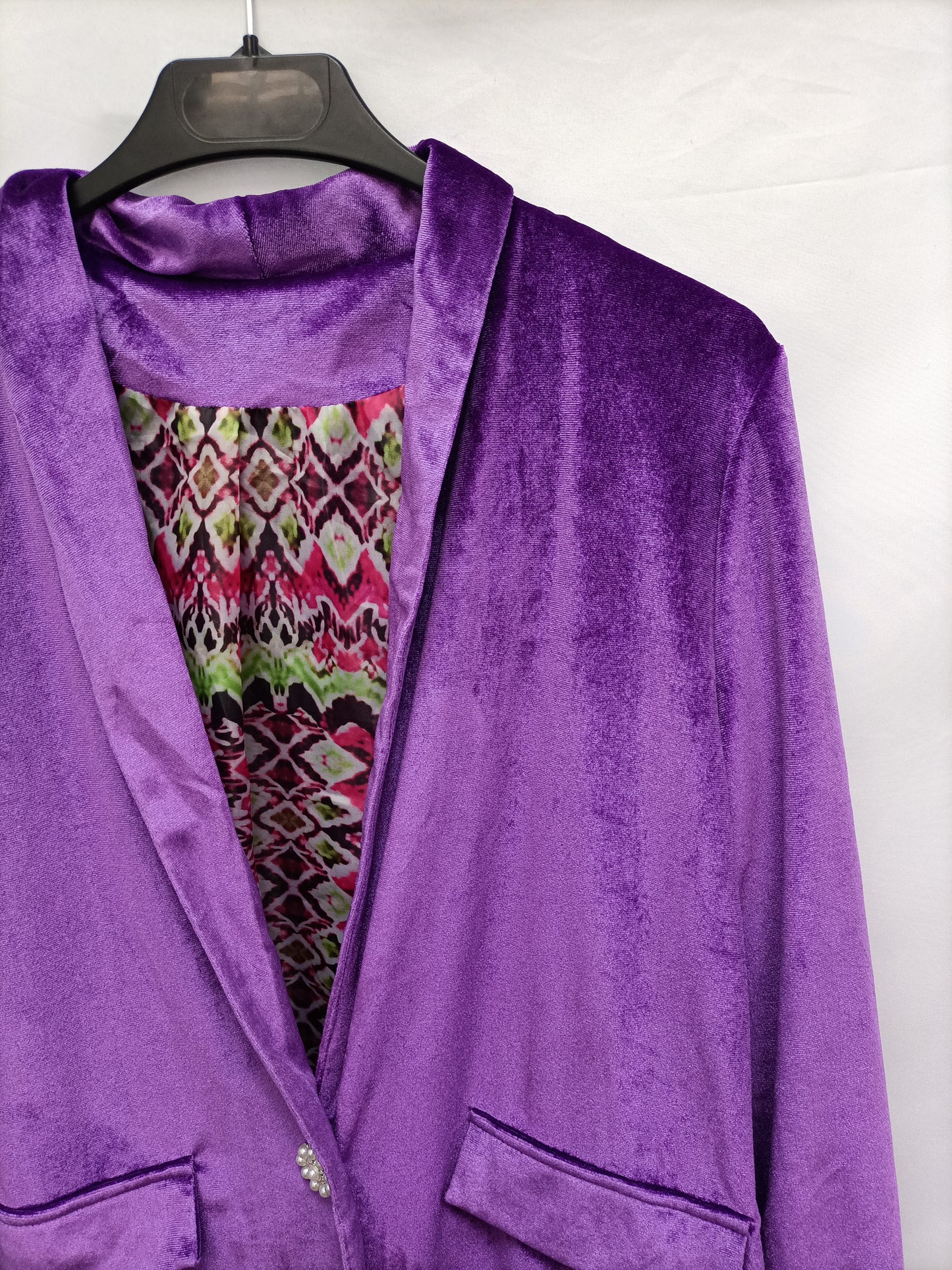 OTRAS. Blazer morada terciopelo T.u