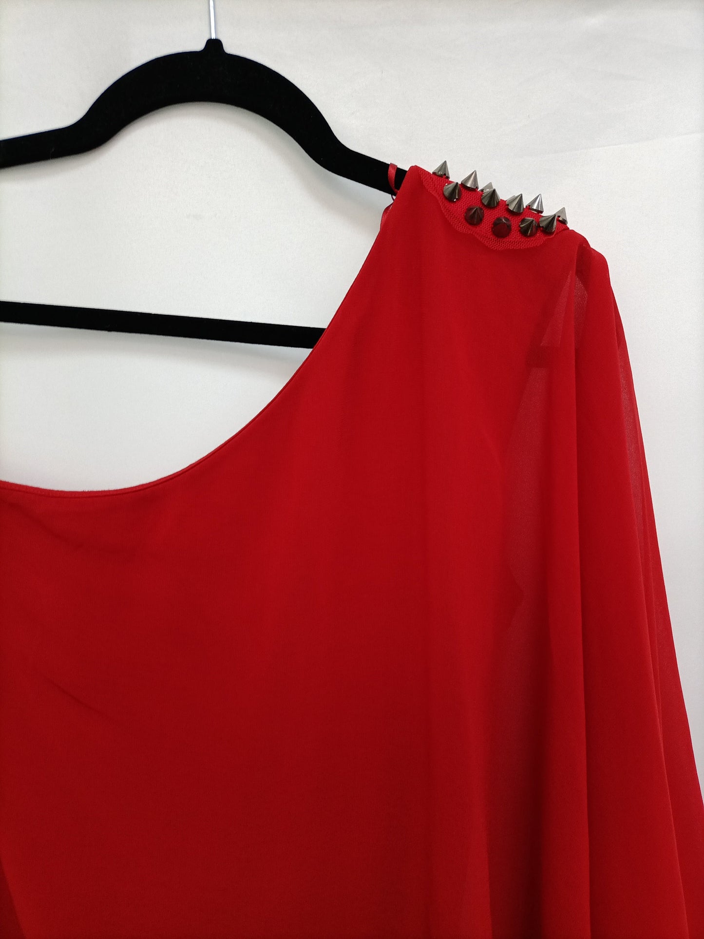 ZARA. Blusa roja asimétrica T.m