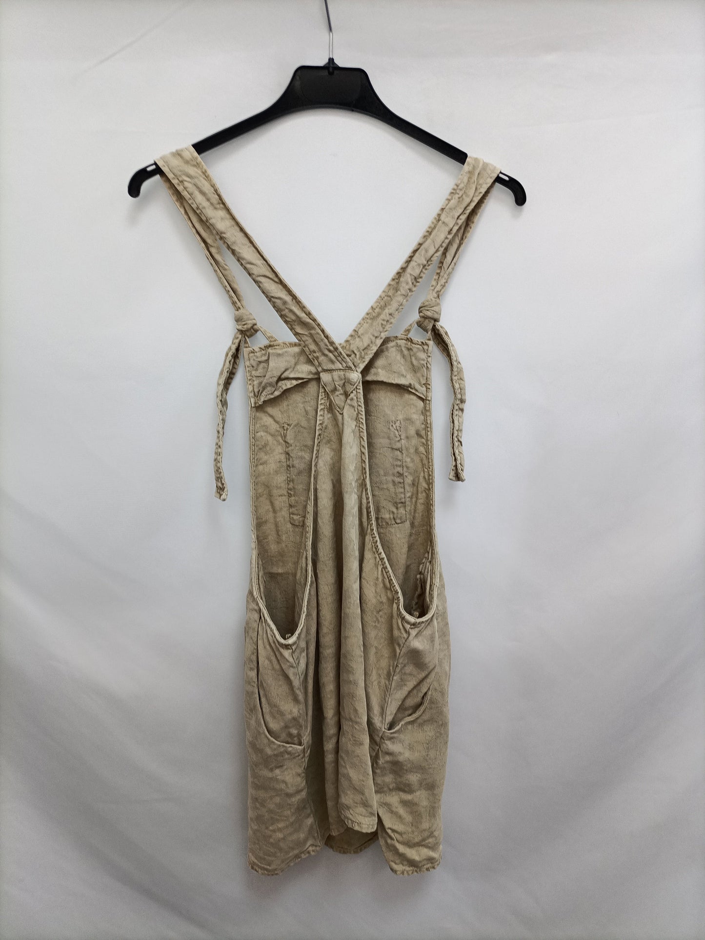 PULL& BEAR. Peto beige fluido T.s