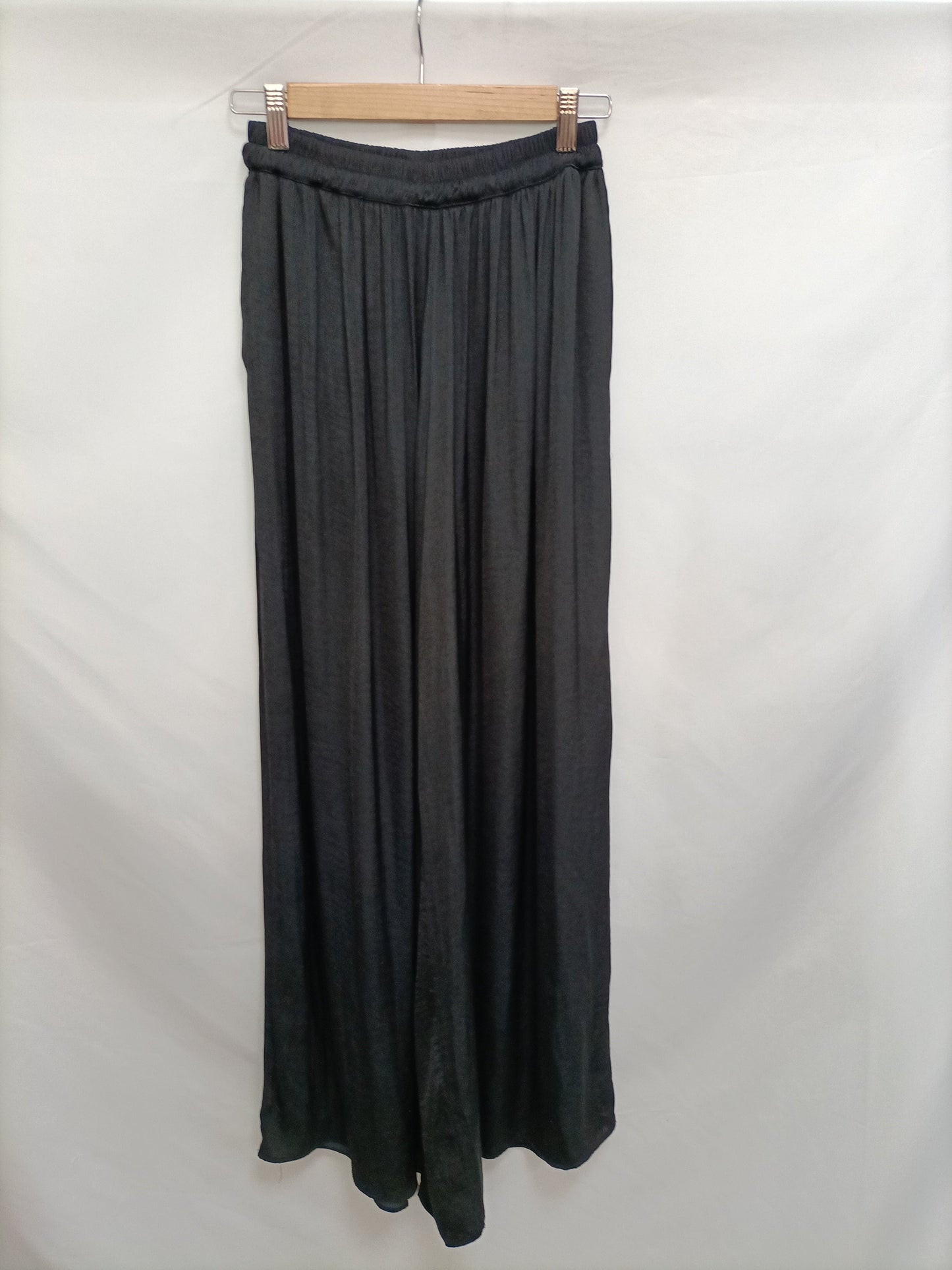 BERSHKA. Pantalón Palazzo negro T.m