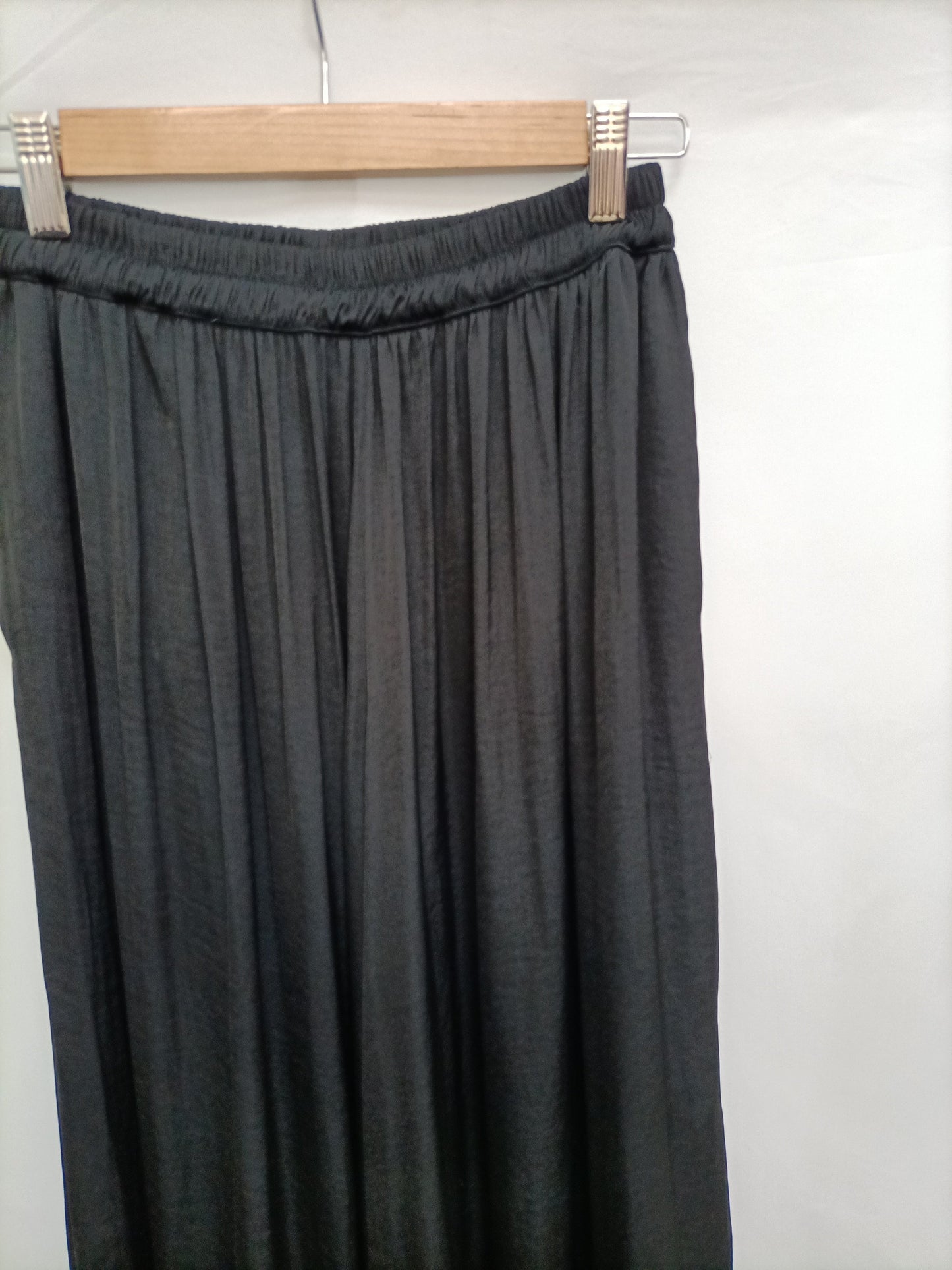 BERSHKA. Pantalón Palazzo negro T.m