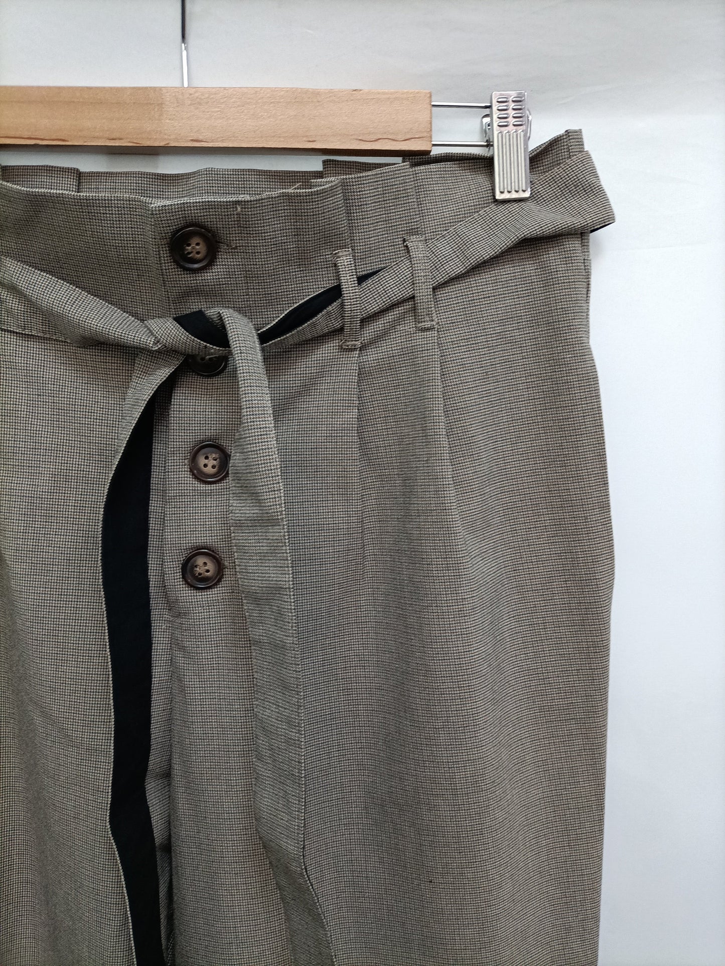 Paula.ZARA. Pantalón fluido pata de gallo T.m
